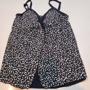 Maxine of Hollywood Black and White Top Swimsuit Top in 18W